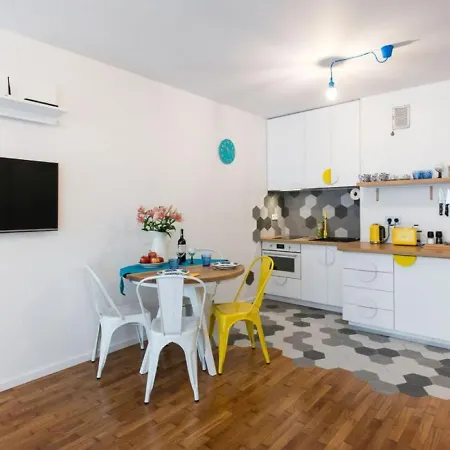 **design & Center Apartment** Apartmán *