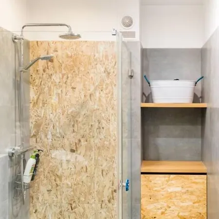 **design & Center Apartment** *