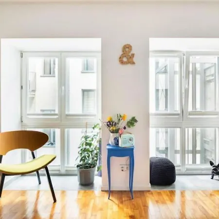 **design & Center Apartment** *